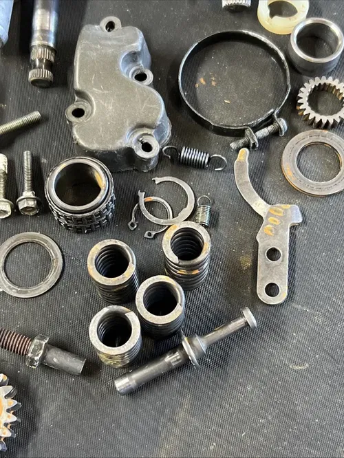 2004 Kawasaki Kx85 Miscellaneous Engine Crankcase Parts /kick Start/shft Shaft