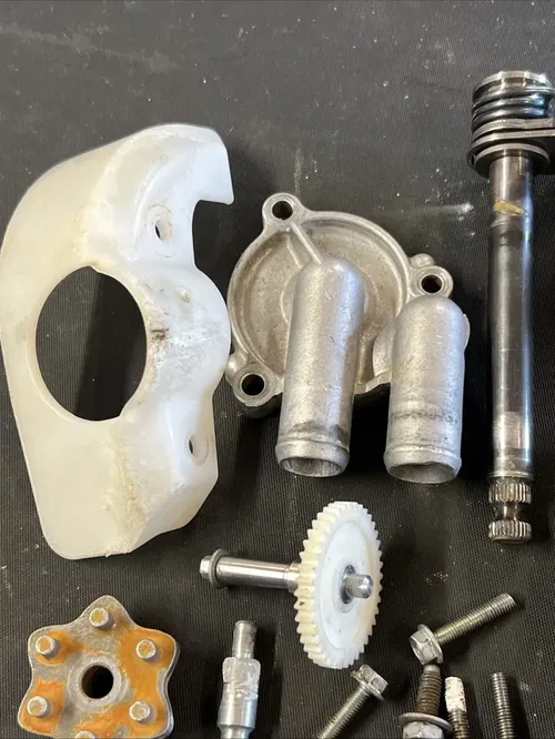 2004 Kawasaki Kx85 Miscellaneous Engine Crankcase Parts /kick Start/shft Shaft