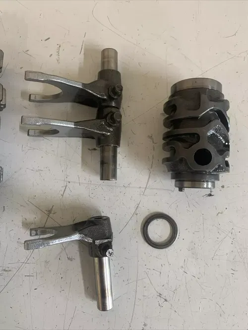 2004 honda crf250r transmission gear set / Shift Forks / Transmission Oem