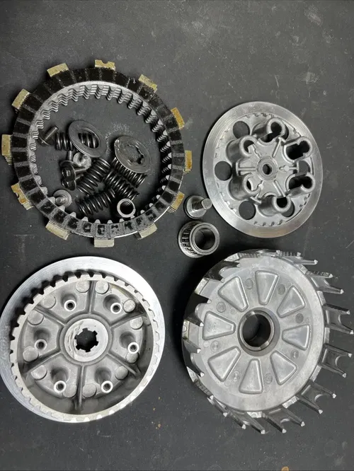 1988 suzuki lt250r Clutch / Hub/basket/ Pressure Plate Complete Set 4