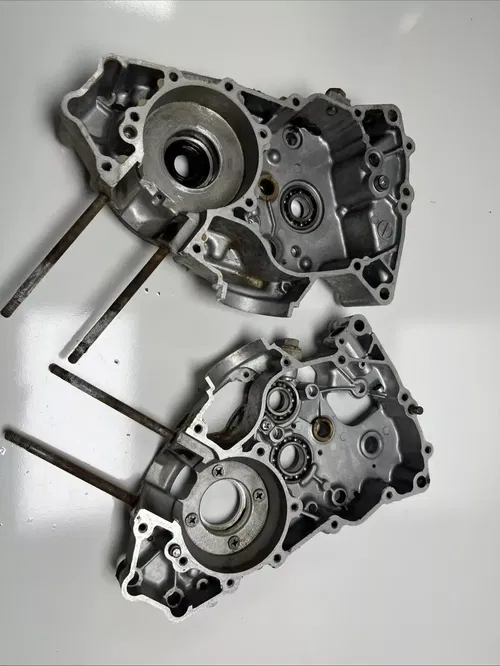 1981 Kawasaki Kd80m Engine Crankcases/ Left Right Case Cases