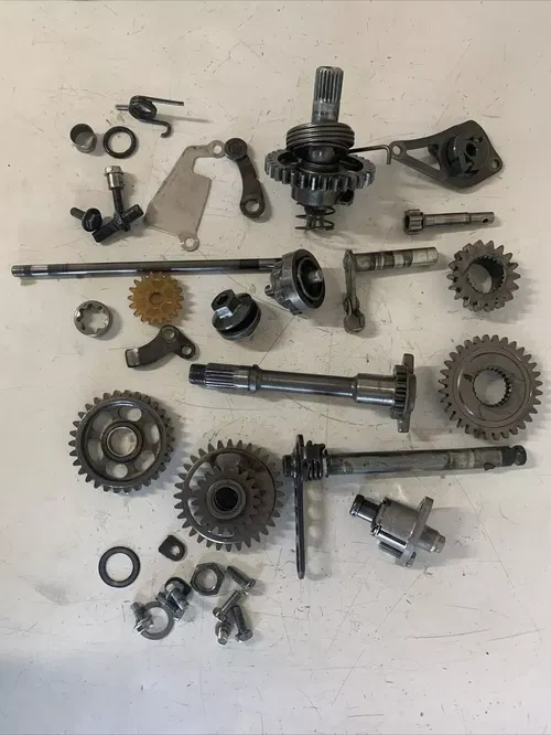 2004 honda crf250r Engine Case Parts Crankcase/ Kick Start/ Shift Shaft Gears