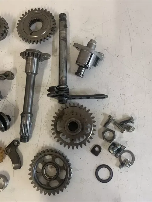 2004 honda crf250r Engine Case Parts Crankcase/ Kick Start/ Shift Shaft Gears