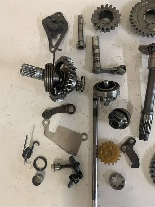 2004 honda crf250r Engine Case Parts Crankcase/ Kick Start/ Shift Shaft Gears