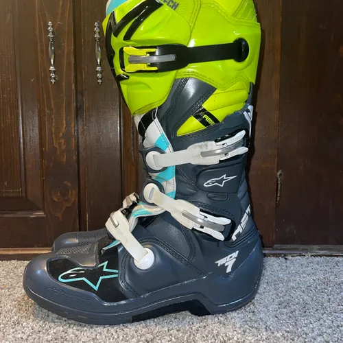 Alpinestars Tech 7 - Size 10