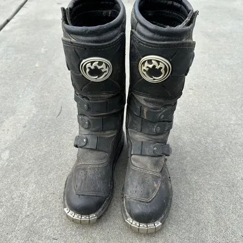 Ocelot boots