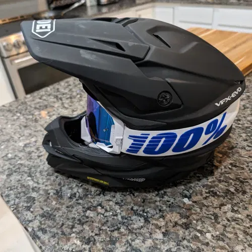 Shoei VFX EVO (Large, Matte Black)