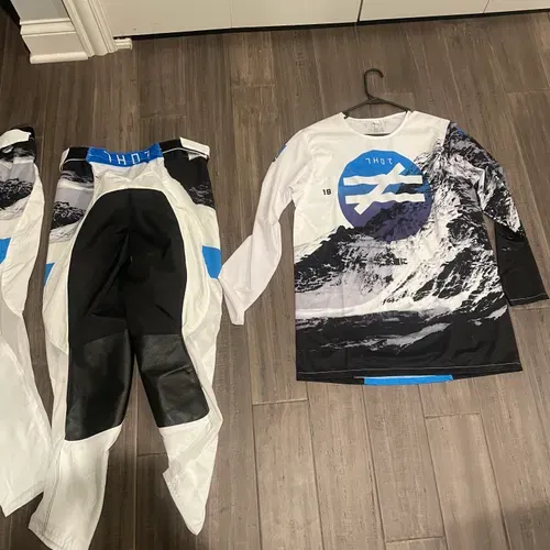 Thor Vented Prime Pro Gear Combo SZ L
34 Pants. 