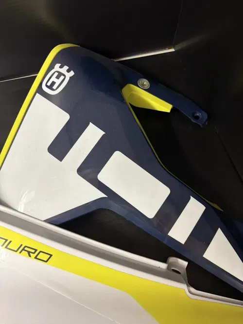 2023-2024 Husqvarna 701 Enduro Plastics