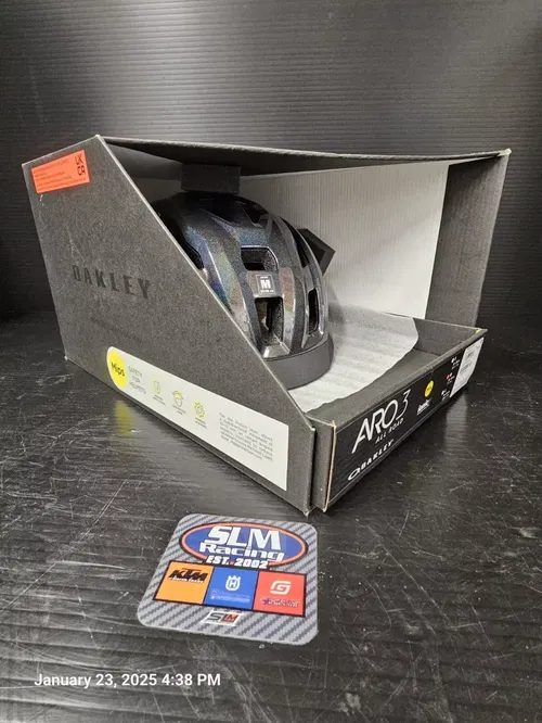 OAKLEY ARO 3 ALL ROAD MEDIUM