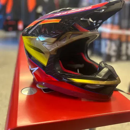Supertech S-M10 Era Gold/ylw/RIO red Glossy