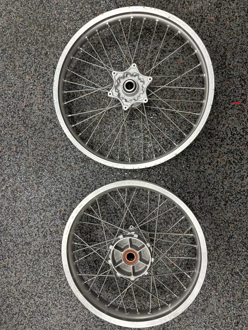 Ktm 690 Wheel Set