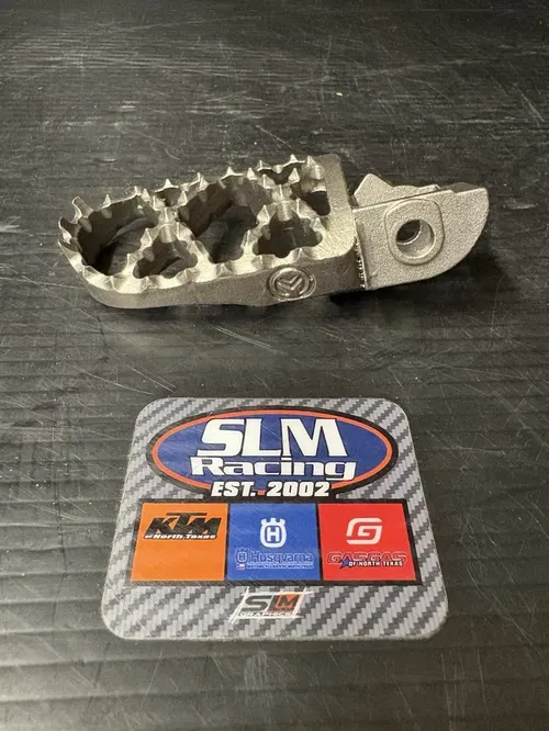 Moose Racing KTM 1/2 Offset Foot Pegs 1620-1612