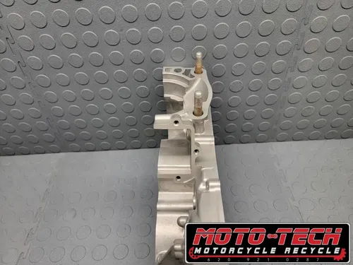 🔥2004 HONDA CR250R OEM RIGHT CRANKCASE ✅ 04921-KSK-670 CASE ENGINE BLOCK 291🔥