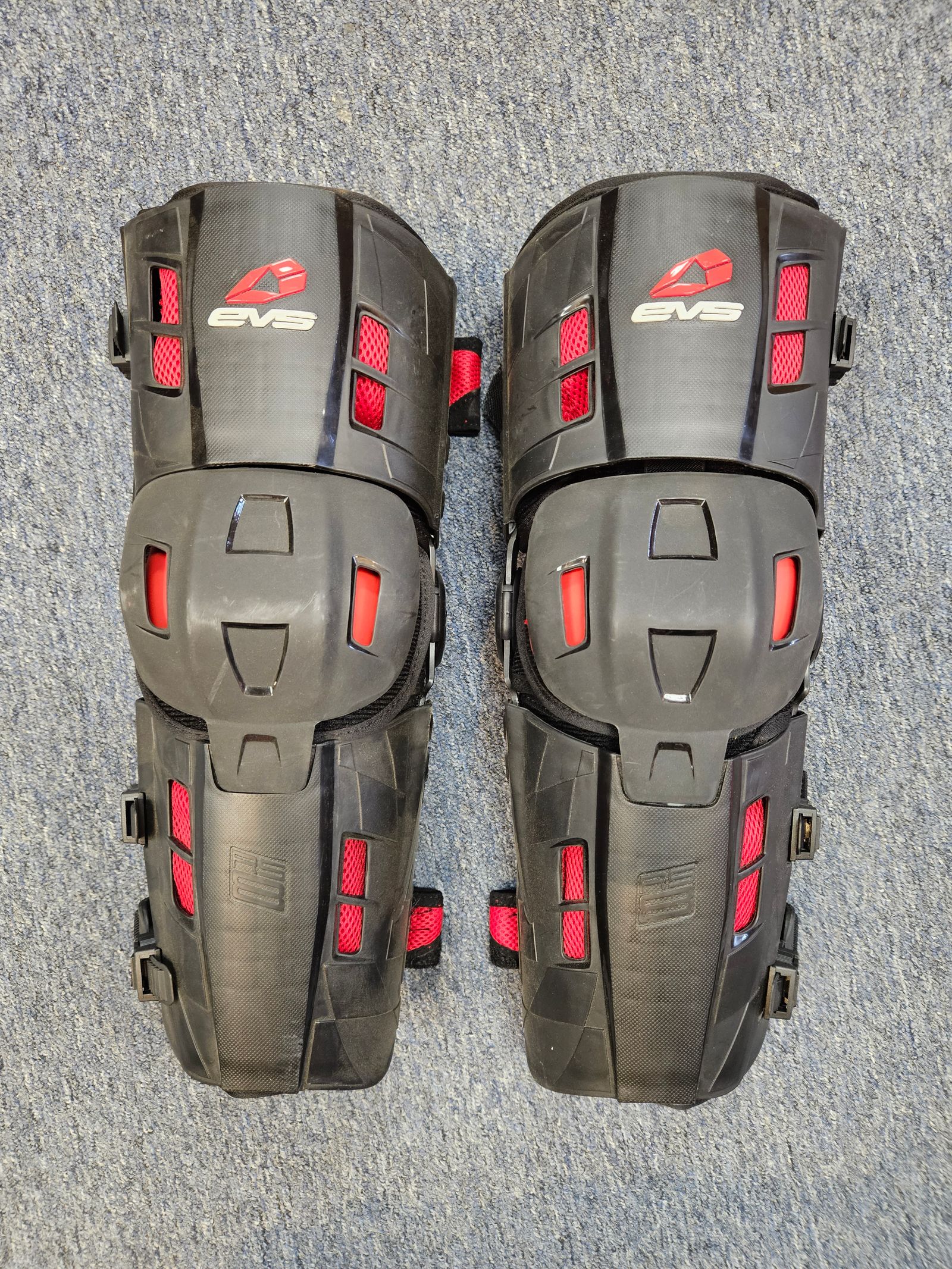 EVS Sports® - RS9 Knee Brace System 