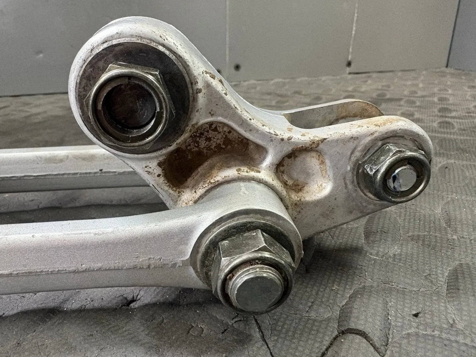 2002-2004 2002 YAMAHA YZ125 YZ250 OEM REAR SHOCK SUSPENION LINKAGE LINKS