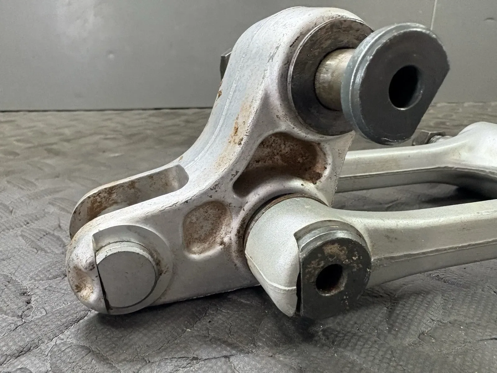 2002-2004 2002 YAMAHA YZ125 YZ250 OEM REAR SHOCK SUSPENION LINKAGE LINKS