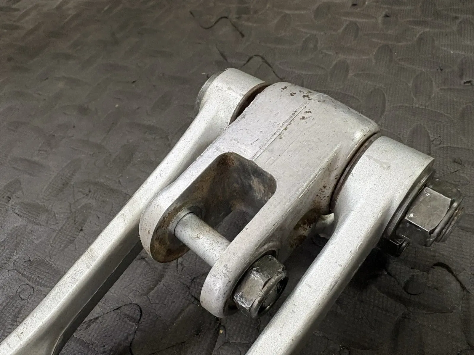 2002-2004 2002 YAMAHA YZ125 YZ250 OEM REAR SHOCK SUSPENION LINKAGE LINKS