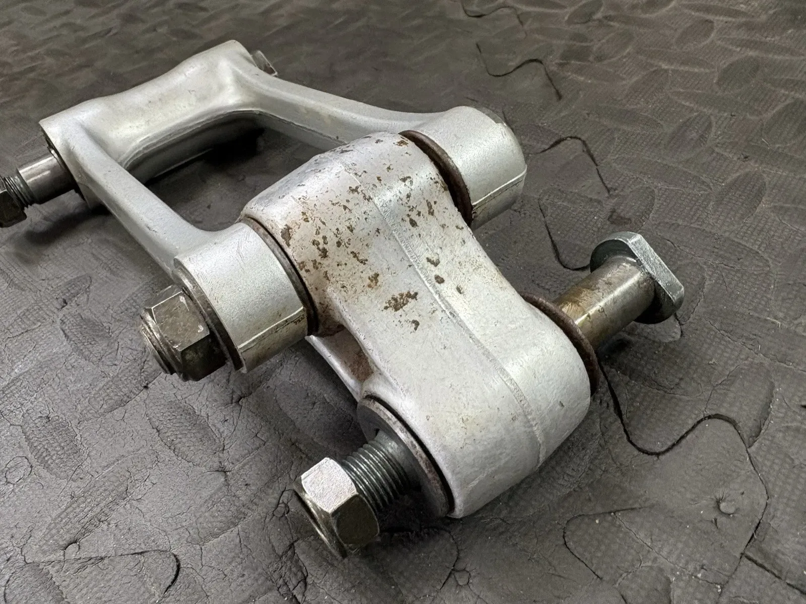 2002-2004 2002 YAMAHA YZ125 YZ250 OEM REAR SHOCK SUSPENION LINKAGE LINKS