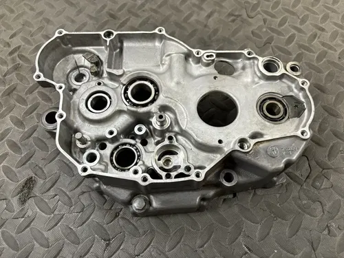 2006 06-09 YZ450F YZ 450F Right Crankcase Engine Bottom Carter Block Half Case