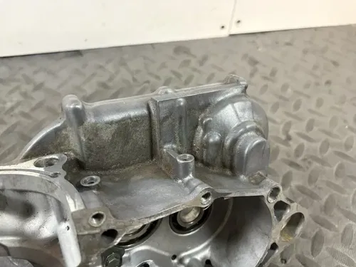 2006 06-09 YZ450F YZ 450F Right Crankcase Engine Bottom Carter Block Half Case