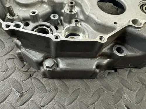 2006 06-09 YZ450F YZ 450F Right Crankcase Engine Bottom Carter Block Half Case