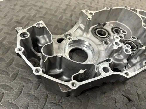 2006 06-09 YZ450F YZ 450F Right Crankcase Engine Bottom Carter Block Half Case