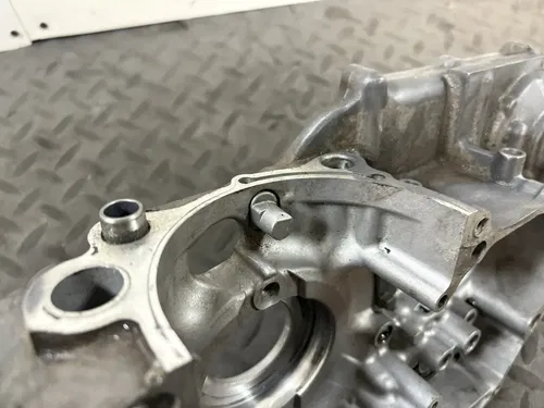 2006 06-09 YZ450F YZ 450F Right Crankcase Engine Bottom Carter Block Half Case