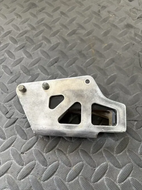 03 04 Yamaha YZ125 YZ450F YZ250 F Chain Guide Slider Support 5UN-22128-00-00