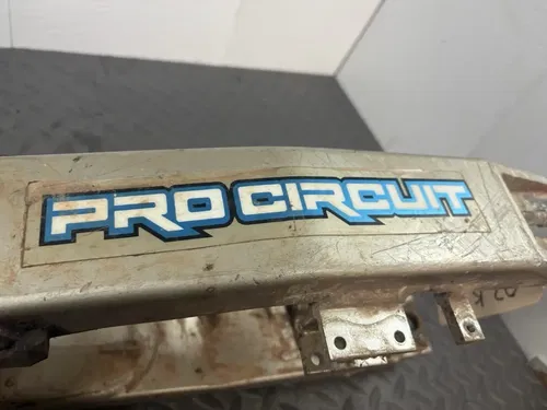 2002 99-02 KX125 KX 125 OEM Swingarm Rear Suspension Fork Wheel Support Brace