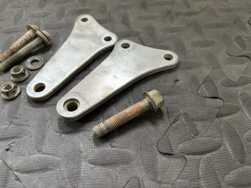 2001-2005 03 OEM Yamaha YZ250F Cylinder Head Motor Mounts 5NL-21425-10-00