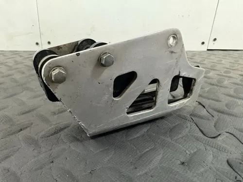 03 04 Yamaha YZ125 YZ450F YZ250 F Chain Guide Slider Support 5UN-22128-00-00