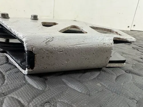 03 04 Yamaha YZ125 YZ450F YZ250 F Chain Guide Slider Support 5UN-22128-00-00