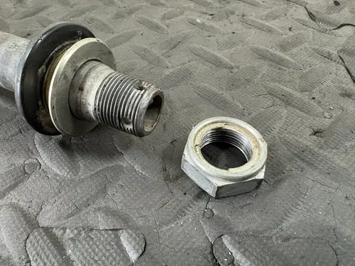 2005 KAWASAKI 04-14 KX450F KX250F OEM REAR AXLE BACK WHEEL PIVOT BOLT 41068-1466
