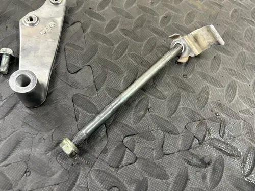 2008 06-08 CRF450R CRF450 Cylinder Head Top End Bracket Plate Left Right Bolt