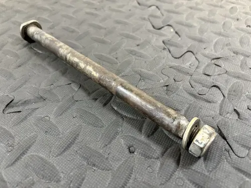 2009 02-23 CRF250R CRF450R AXLE SPINDLE BOLT SHAFT NUT SWINGARM 52101-KZ4-J40