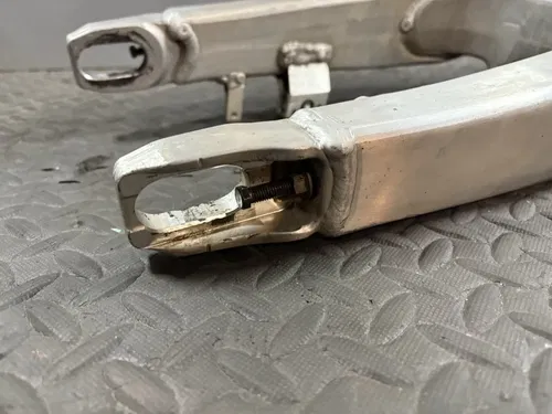 2014 14-17 YAMAHA YZ450F OEM SWINGARM REAR SUSPENSION SWING ARM 1SL-22110-01-00