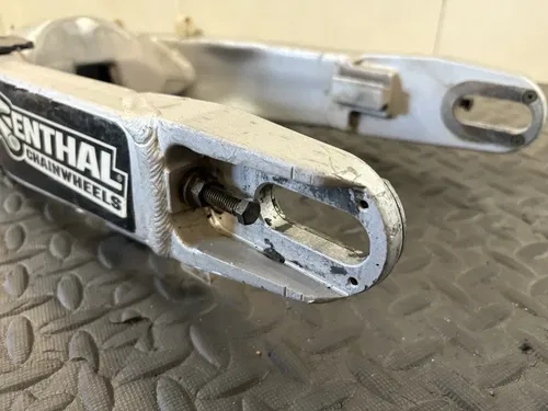 1997-1998 YAMAHA YZ125 YZ250 YZ400 REAR SWINGARM SWING ARM SUSPENSION PIVOT