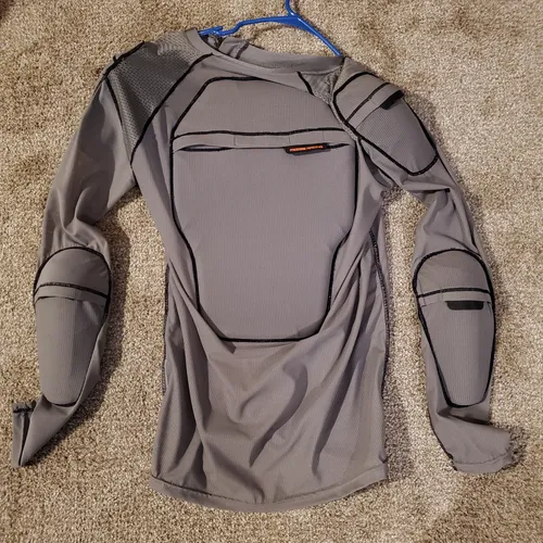 Moose Racing XCR Chest gaurd jersey. 