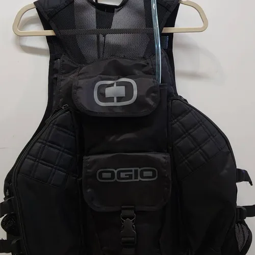 Ogio Flight Vest Hydration Pack