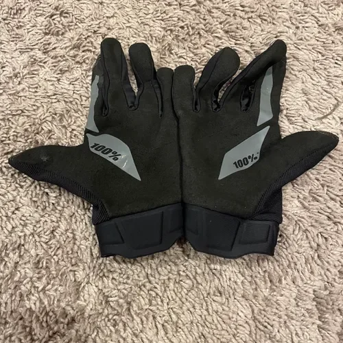 size SMALL gloves bundle