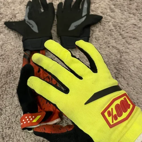 100% gloves