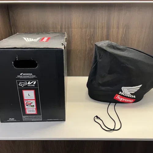 Supreme x Honda x Fox Racing V1 helmet size L brand new