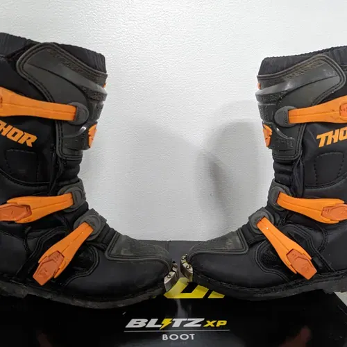 Youth Thor Boots Size 5
