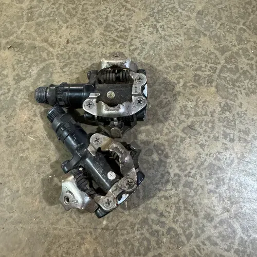 Clipless Shimano Pedals