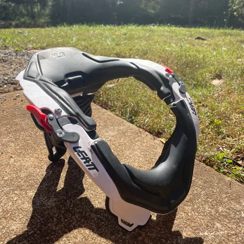 Leatt 4.5 Neck Brace