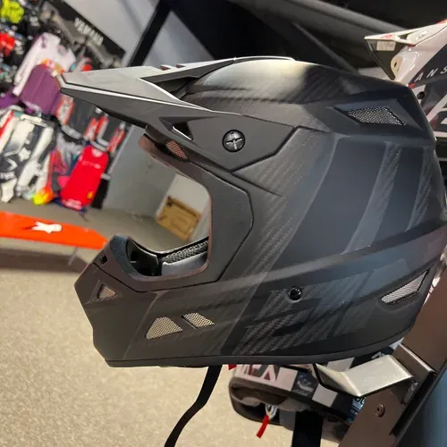Answer Helmet
