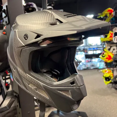 Answer Helmet