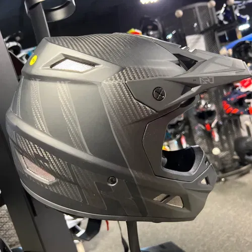 Answer Helmet