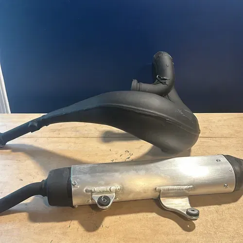 Brand New Yamaha Yz 250 Stock Pipe